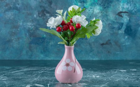 Floral Vases: The Secret Weapon of Interior Designers
