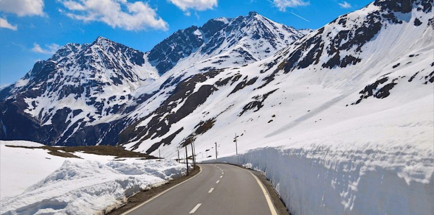 Explore the Majestic Beauty and Wonders of Rohtang Pass